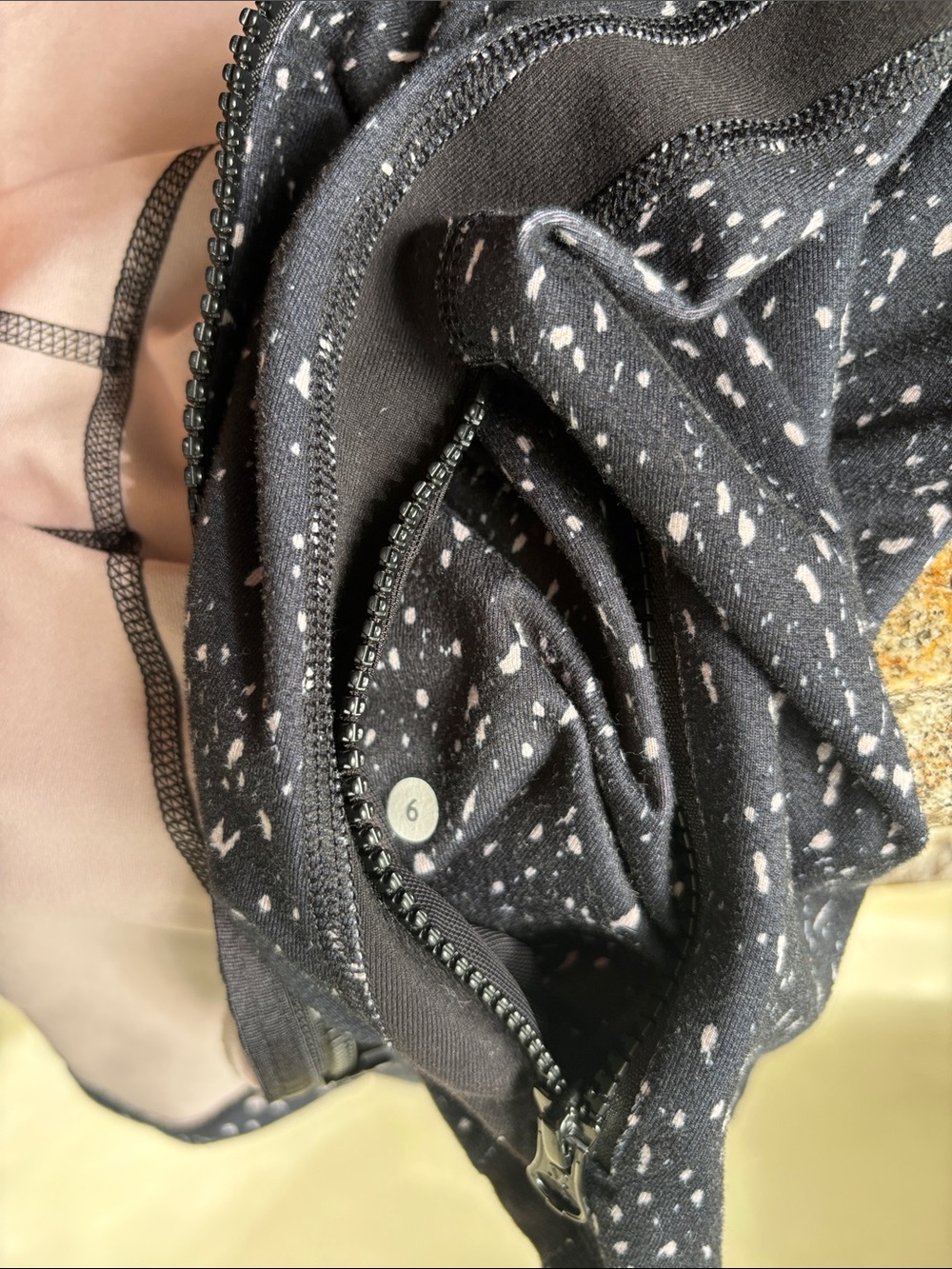 Lululemon Define Jacket
Butterfly Texture Mink Berry Black / Black - Picture 2 of 4